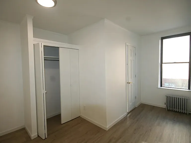 529 E 13th St #4B — Photo 3