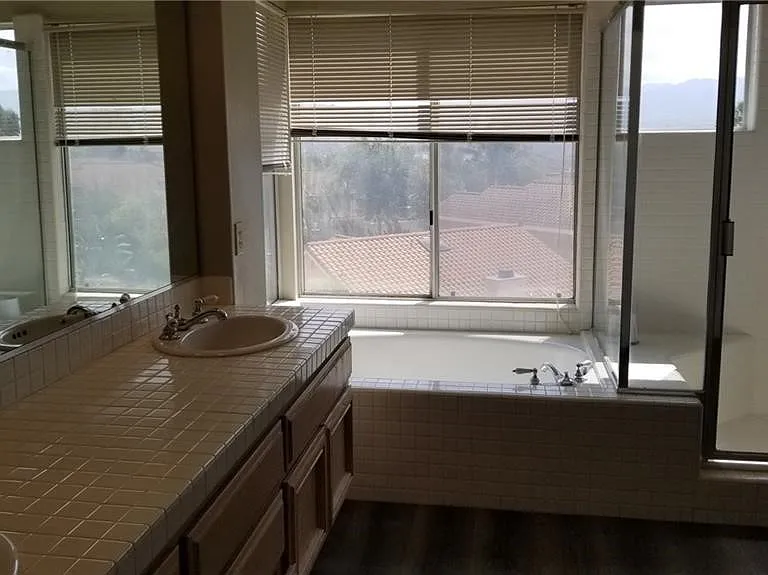 424 Dylan Dr — Photo 16
