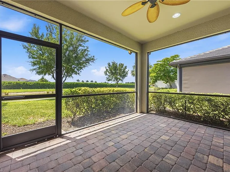 8010 Helena Ct — Photo 18