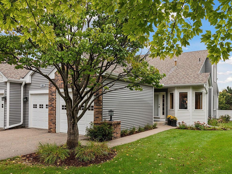 1st image of 900 Windemere Way