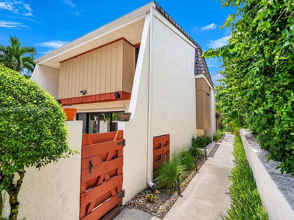1st image of 3908 Parkside Ln #229