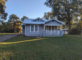 135 Fairview Rd SE, Camden, AR 71701