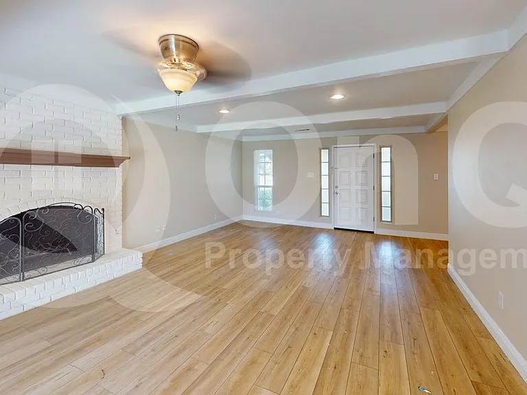 7804 Village Trail Dr — Photo 5