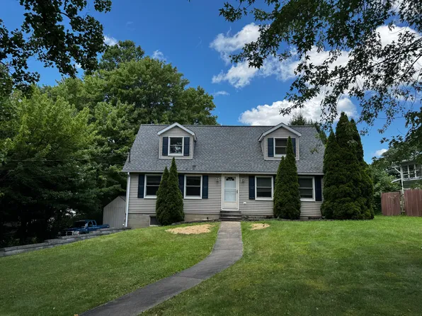 411 Hannastown Rd, Derry, PA 15627
