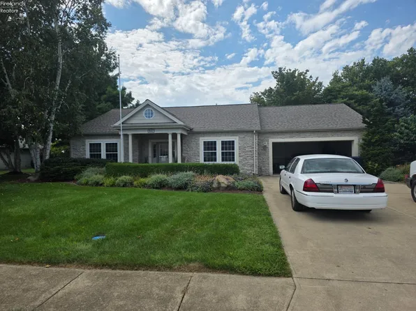 3011 Bayfield Dr, Huron, OH 44839