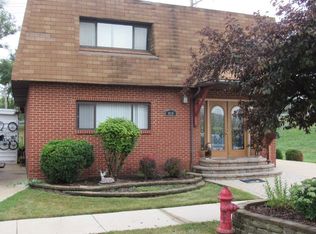 818 Clinton St, Lockport, IL 60441