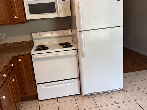 210 Barley Cir APT 3