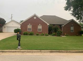 302 W Nassau Ave, Muscle Shoals, AL 35661