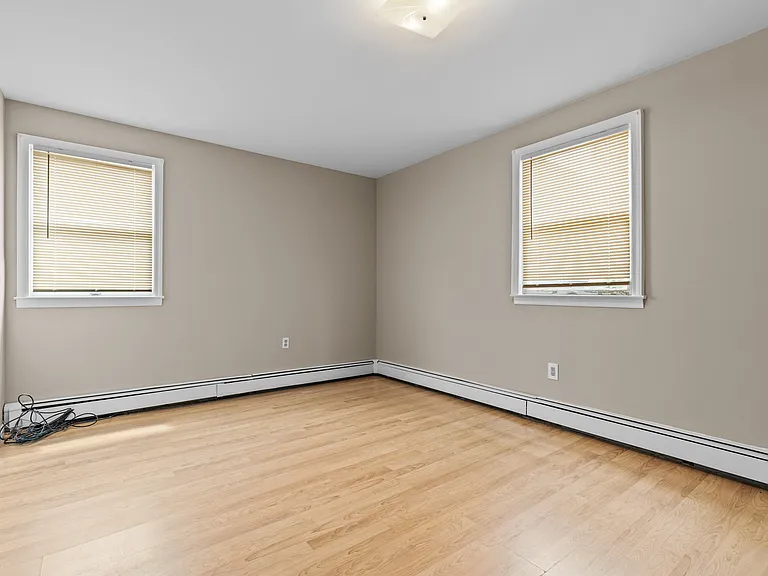 43 Virginia Ave — Photo 17