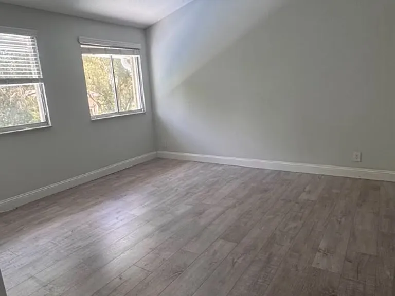11140 Minneapolis Dr — Photo 16