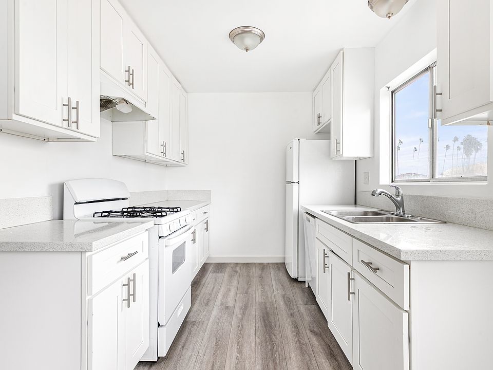 1st image of 410 W Regent St APT 6