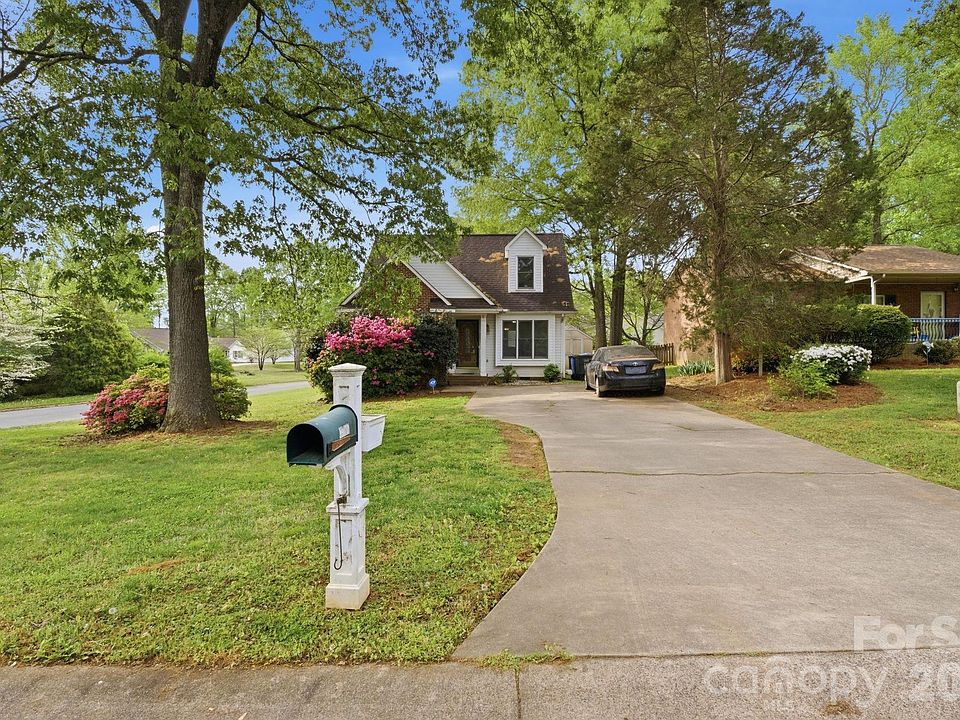 1st image of 1720 Hampshire Dr