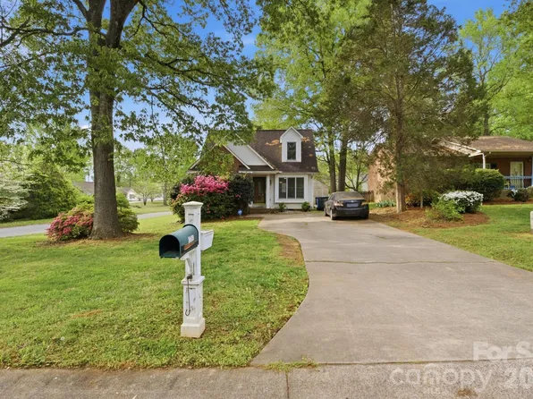 1720 Hampshire Dr, Salisbury, NC 28146