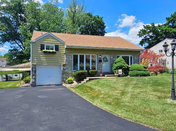 168 Colonial Dr, Warminster, PA 18974