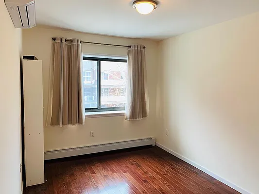 Rented by Chous Realty Group Inc | media 3