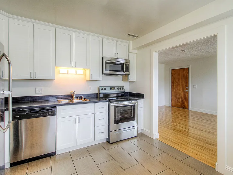 1532 Atlanta Ct #7 — Photo 8