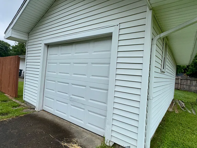 1114 Thorndale Dr — Photo 20