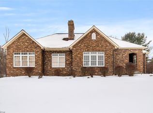 10001 Mayfield Rd, Chesterland, OH 44026