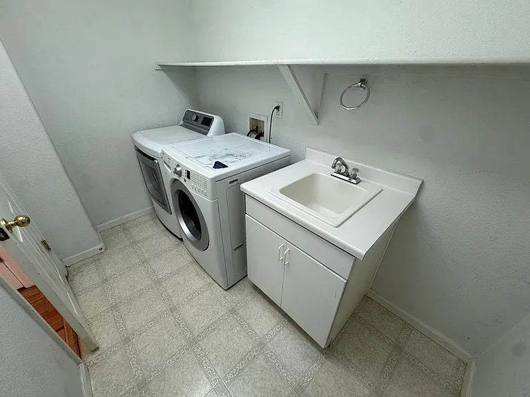 4505 S Auckland Ct — Photo 27