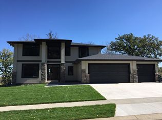 6854 Larkspur Pkwy NW, Rochester, MN 55901