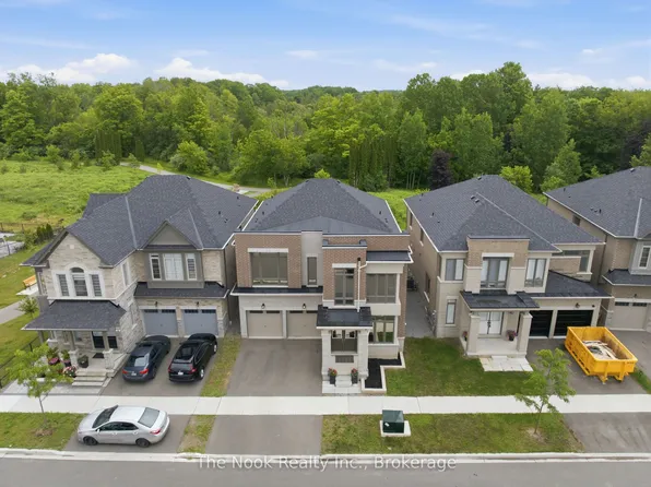 32 Priory Dr, Whitby, ON L1P 0L1