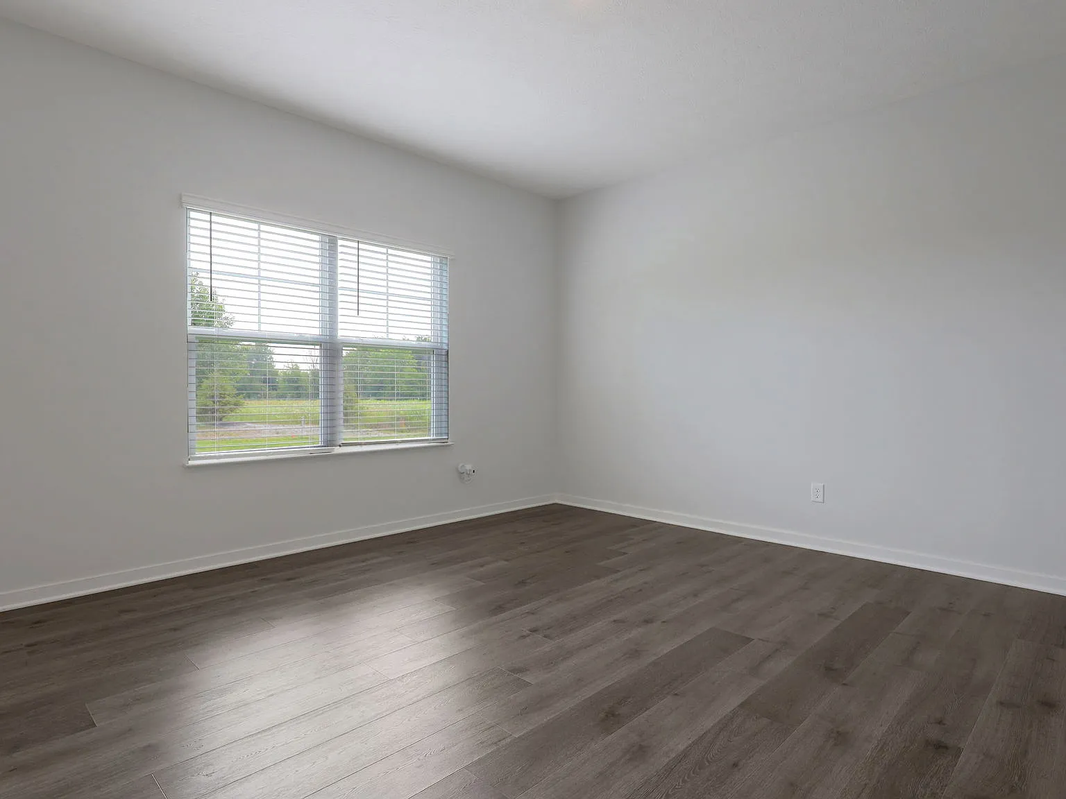 4 bed, 2.5 bath, 2053 sqft, $2,550 — Photo 4