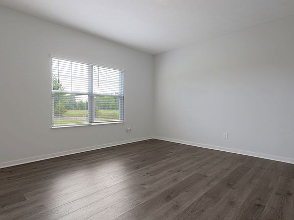 4th image of 858 Sunny Vale Dr