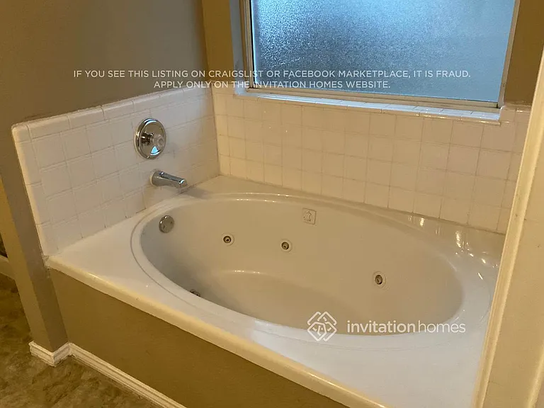 1002 Chatham Ln — Photo 15