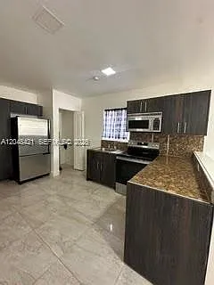 3411 NW 9th Ct #B — Photo 7