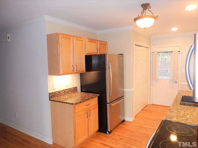 6610 Lipscomb Dr — Photo 10