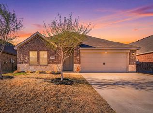 1012 Grand View Dr, Ennis, TX 75119