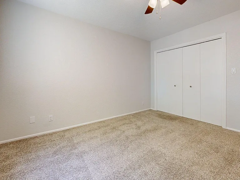2534 S Grandview Ave — Photo 20