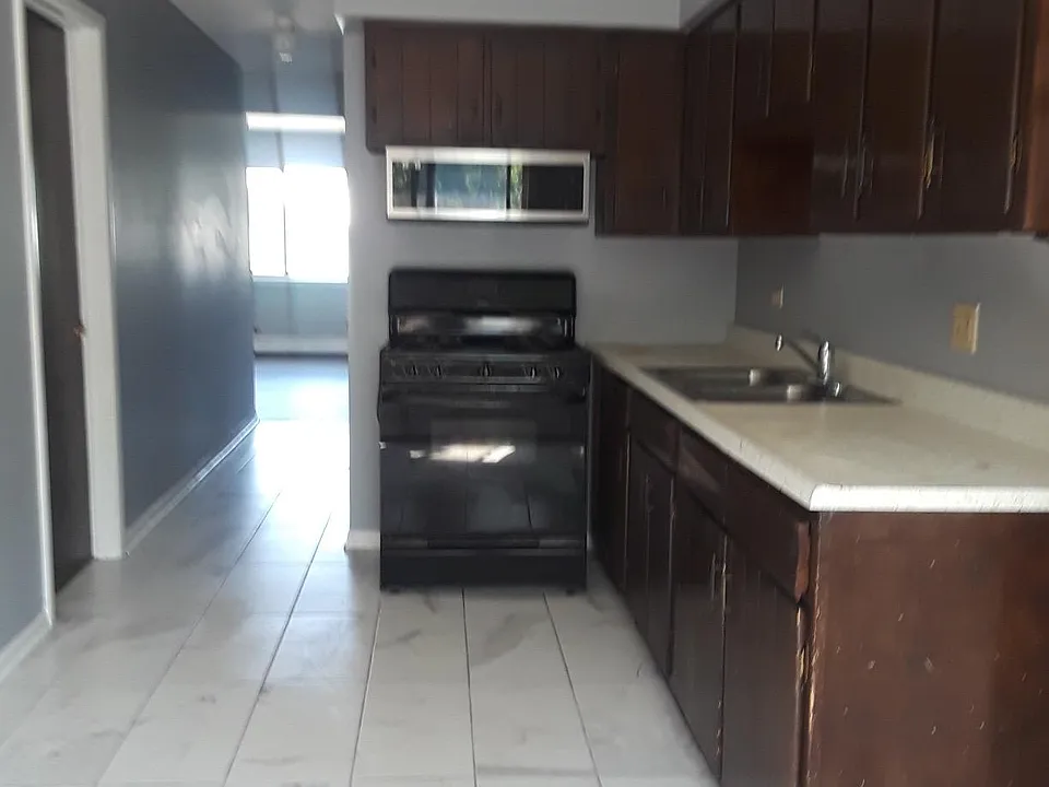 344 N Oakwood Ave #2S
