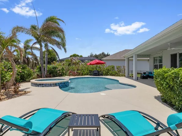 7203 33rd Square, Vero Beach, FL 32967