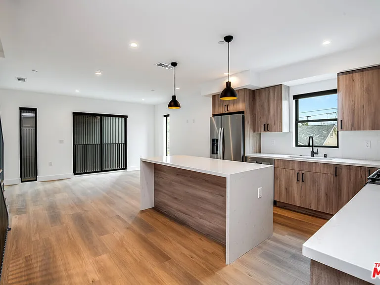 6112 Meridian St — Photo 5