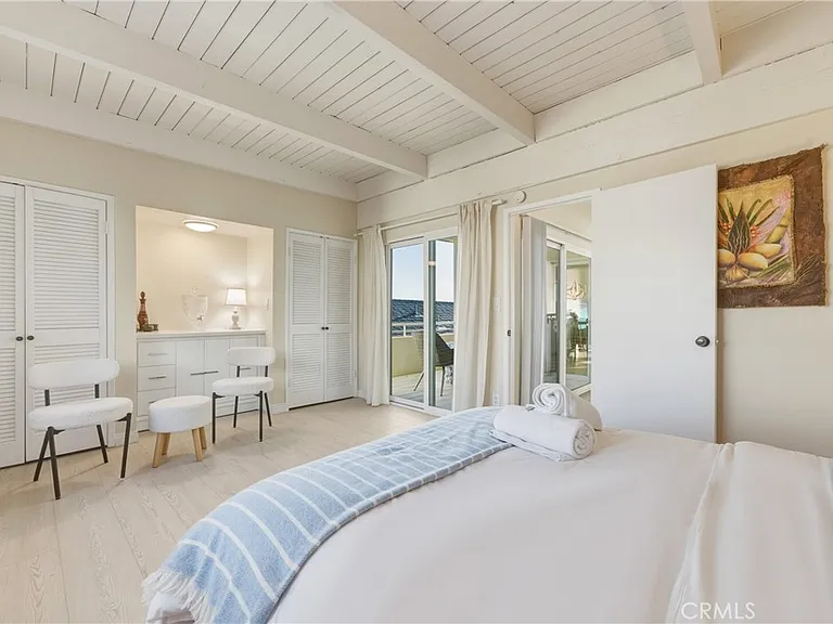 883 Katella St — Photo 36