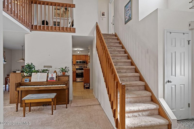 5th image of 8 Gregory Court