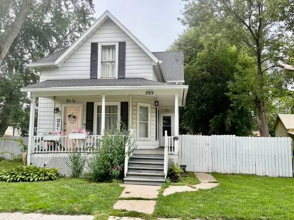 211 W Marshall St, Belvidere, IL 61008