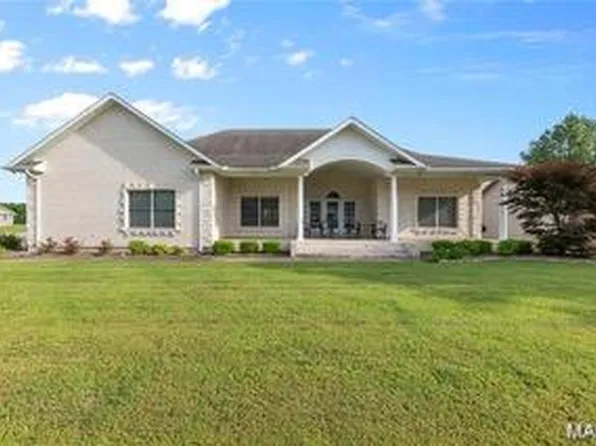 915 Plantation Blvd, Sikeston, MO 63801