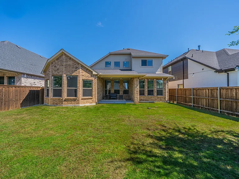 921 Bayberry Dr — Photo 39