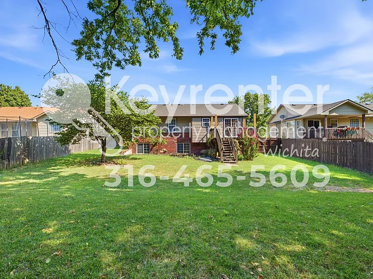 827 S Sunset Cir — Photo 2