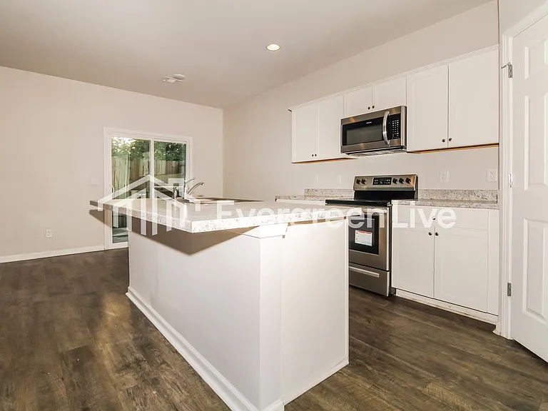 4622 Smithfield Ln — Photo 5