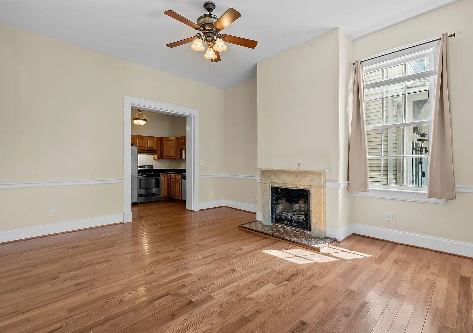 403 Dinwiddie St — Photo 2