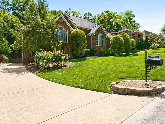5th image of 8013 Montcastle Dr
