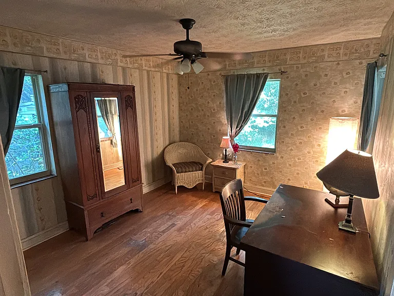 1827 Stanford Rd — Photo 15