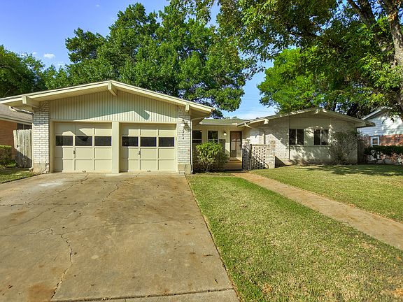 2nd image of 2704 Thrushwood Dr