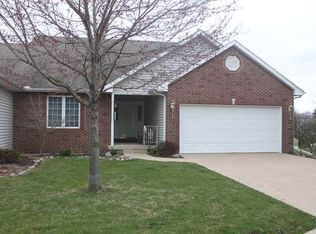 3316 Sunburst Dr, Bettendorf, IA 52722