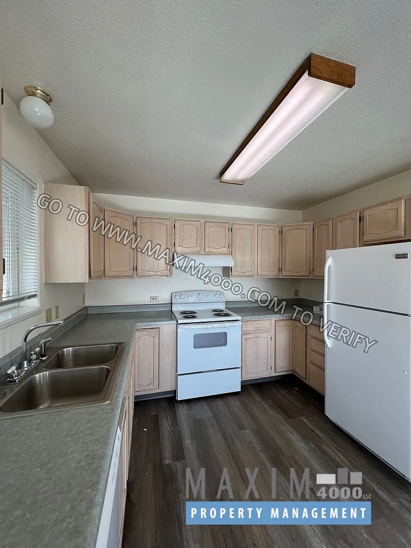 2441 Bunting Avenue — Photo 4