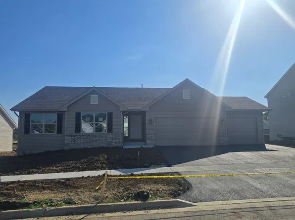 513 Oak Ln, Poplar Grove, IL 61065
