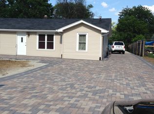 626 S Loucks St, Aurora, IL 60505